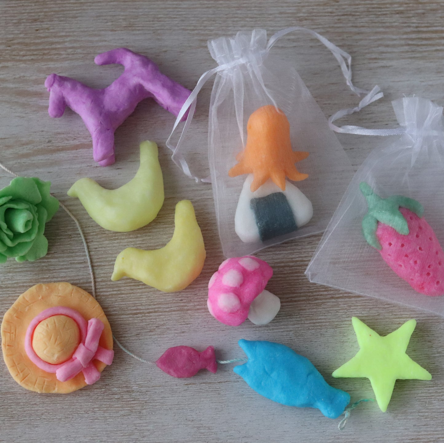 こねこねアロマ石けん作りキット【カラフル粘土タイプ】